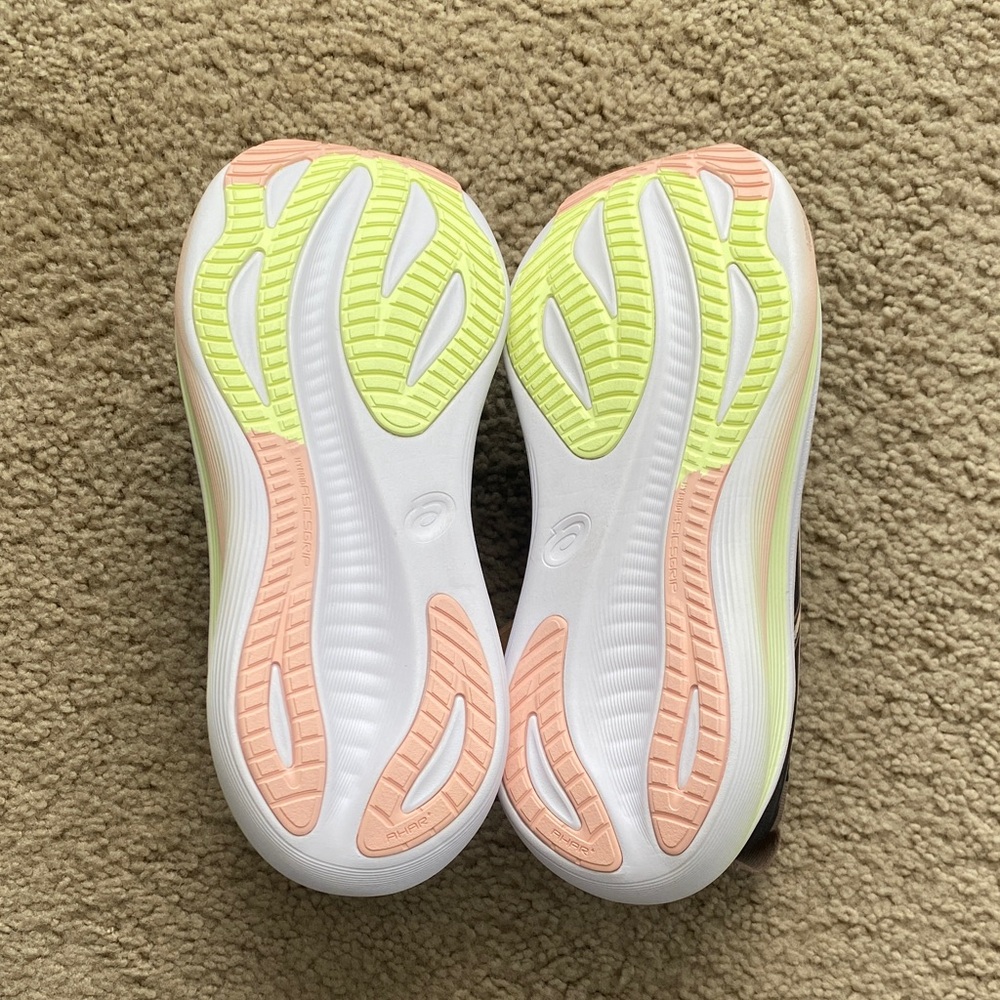 ASICS Gel-Nimbus 27 Running Shoes - Picture 4 of 6